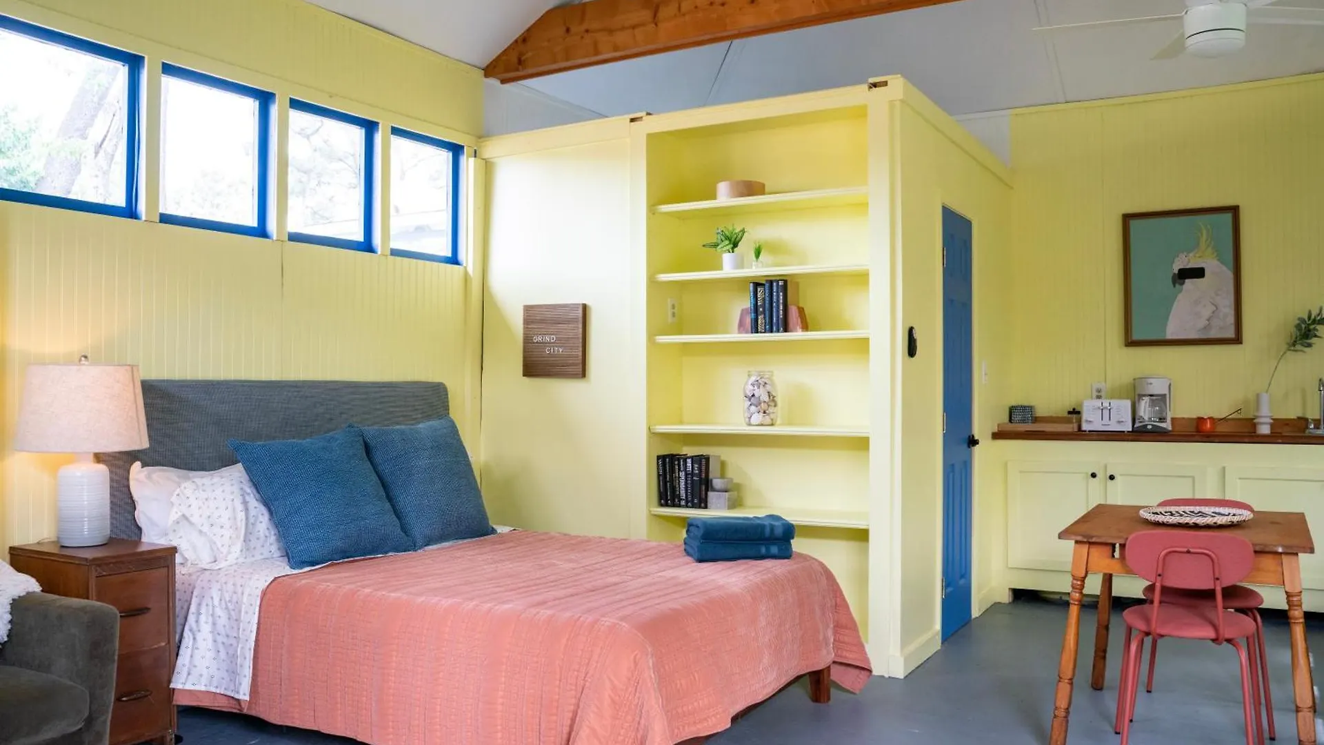 \\Couples & Music Oasis// All-New, Garden, Design Memphis 0*,  USA